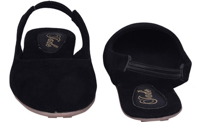 

Jade Women Black Flats