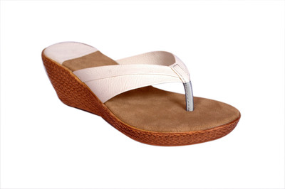

Studio 9 Women White Wedges