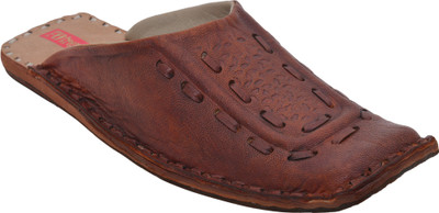 

Footrendz Men Tan Casual
