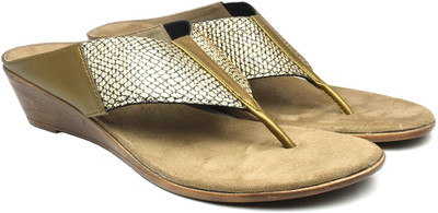 

Inc.5 Women GOLD Wedges