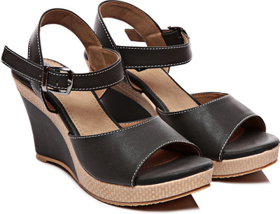 

Nell Women Black Wedges