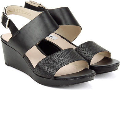 

Clarks Women Black Leather Wedges