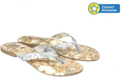 

Inc.5 Women SILVER Flats