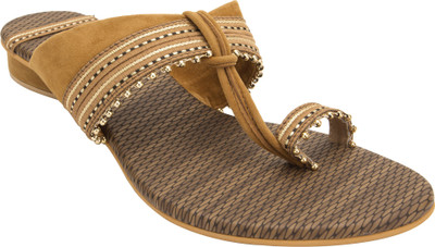 

Footrendz Women Golden; black; beige Flats