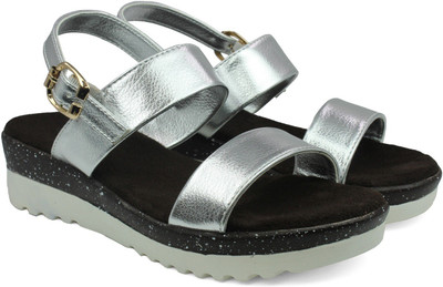 

Inc.5 Women SILVER Wedges