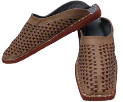 

KOLHAPURI Men Brown Flats