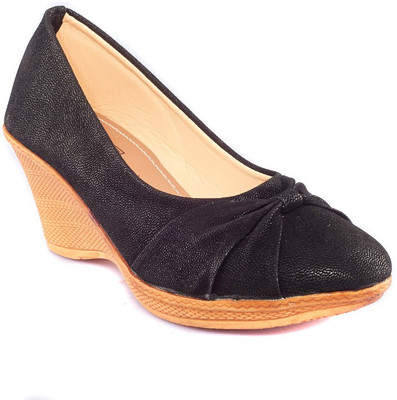 

Dolphin Miles Women Black Wedges