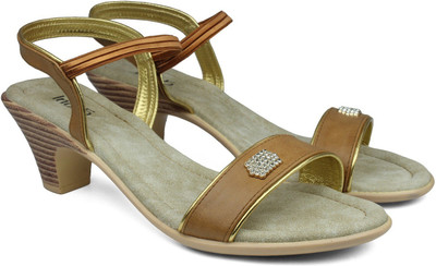 

Inc.5 Women TAN Heels