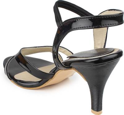 Shoetopia Women White Heels