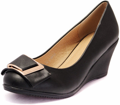 

Bruno Manetti Women 5748--Black Wedges, 5748-3-black