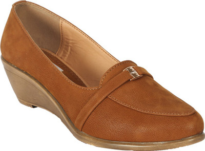 

Zachho Women Tan Wedges