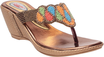 

MSC Women Tan Heels