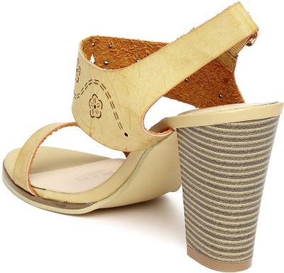 Dressberry Women Black Heels