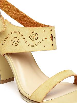 Dressberry Women Black Heels