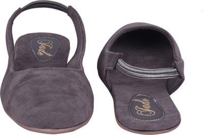 

Jade Women Grey Flats