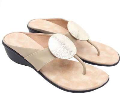 

Royal Collection Women Beige Wedges