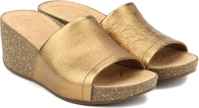 

Clarks Women Gold Metallic Sports Sandals