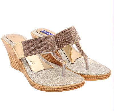 

Royal Collection Women Golden Wedges