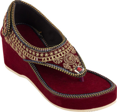 

Royal Collection Women Maroon Wedges