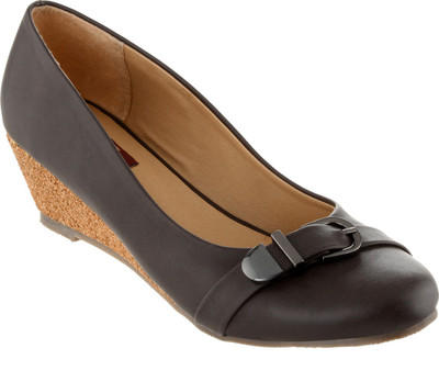 

Shuz Touch Women BROWN Wedges