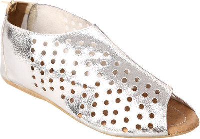 

Jade Women Silver Flats