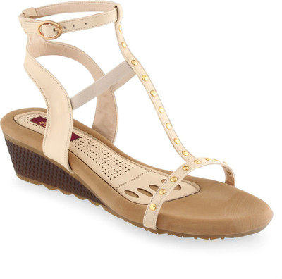

Shuz Touch Women BEIGE Wedges