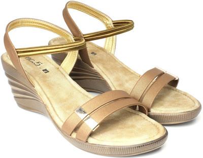 

Inc.5 Women BRONZE Wedges