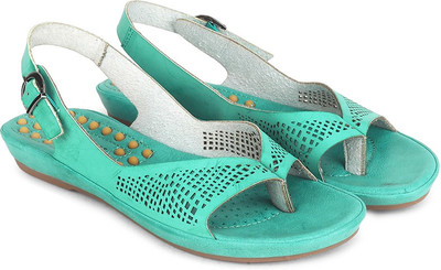 

Carlton London Women Green Flats