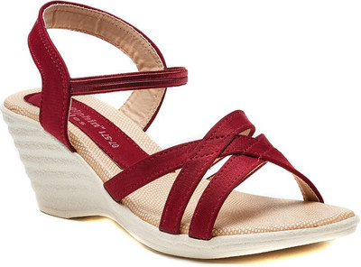 

Dolphin Miles Women Maroon Wedges