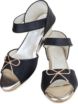 

London Steps Women Black Wedges