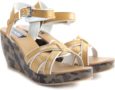 

Nell Women Beige Wedges