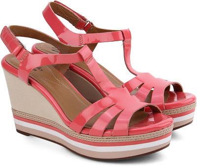 clarks pink heels