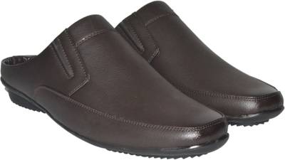 Strive Men Black Sandals