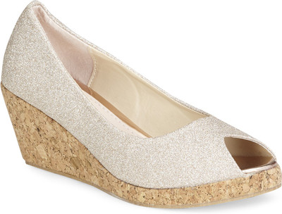Vero Couture Women Gold Wedges