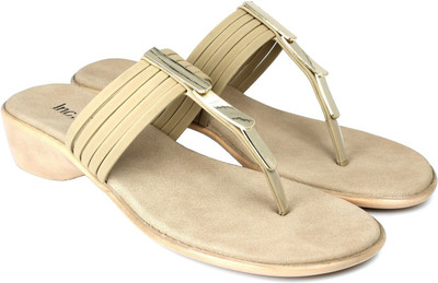

Inc.5 Women Beige Flats