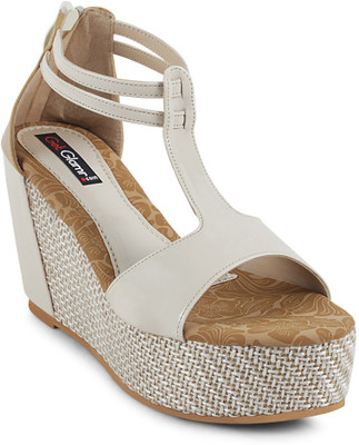 

Get Glamr Girls Wedges(Beige