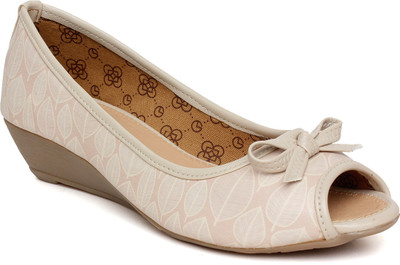 

Vendoz Women Beige Wedges