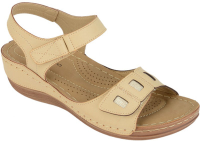 

Khadim's Women Beige Wedges