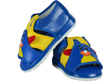 

FabSeasons Boys & Girls Sports Sandals(Blue
