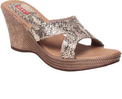 

MSC Women Silver Wedges