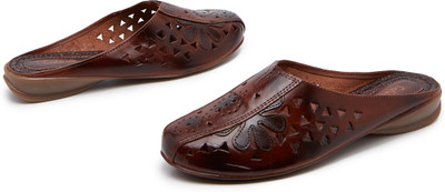 

Catwalk Women Brown Flats