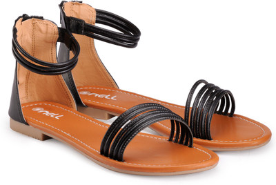 

Nell Women Black Flats