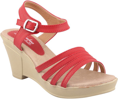 

MSC Women Red Wedges