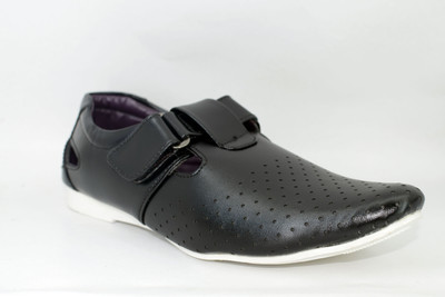 

LeCobbs Men Black Sandals