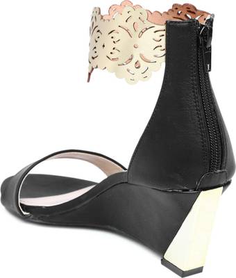 Dressberry Women Black Heels