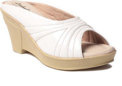 

MSC Women White Wedges