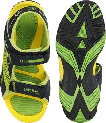 Cozy Men Attractive Green::Chic Black Sandals