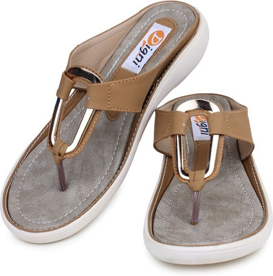 

Digni Women Beige Flats