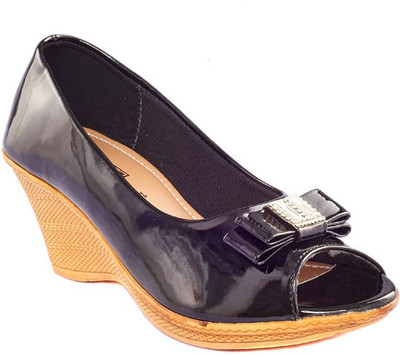Dolphin Miles Women Black Wedges