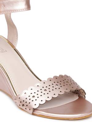 Dressberry Women Gold Heels